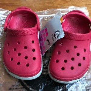 Red Crocs unisex